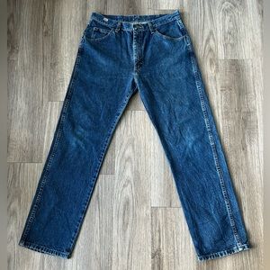 Wrangler straight leg men’s jeans 34x32 dark wash gently used
